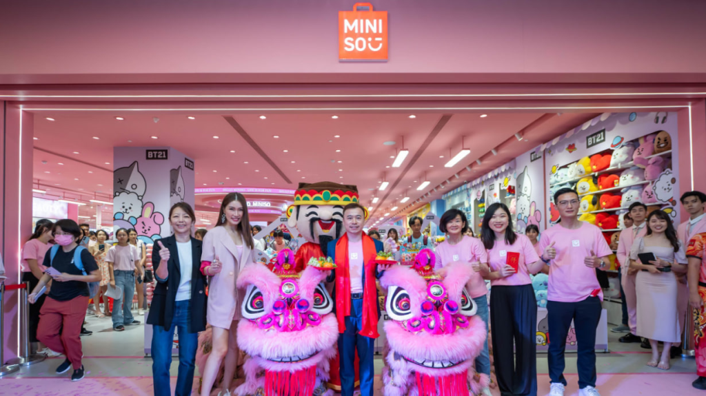 Miniso名创优品扩张足迹，全马最大店开业迎客